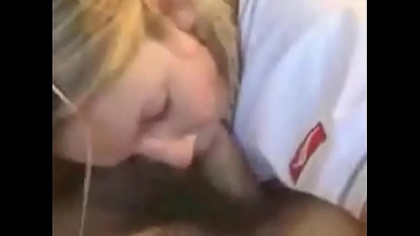 Que rico lo chupa esta_morrita