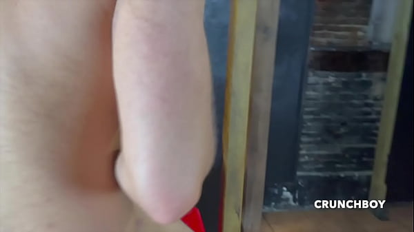 Beau Emc Latino Bais&eacute; Par Un Mec Viril Poilu thumbnail