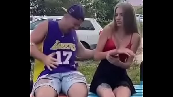 Засветила трусики