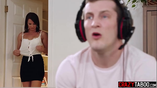 Sexy big tits MILF Brick Danger sucked stepsons big dick before she enjoyed hardcore pussy fucking by him 