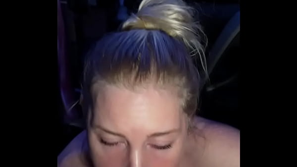 Play MP4 - Fit MILF gets fucked in car after gym