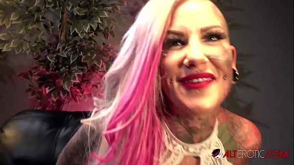 Busty babe Evilyn Ink tattoos Ivan then_masturbates