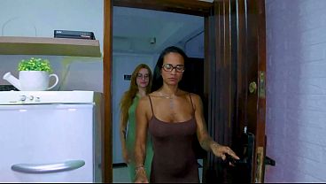 Nonton Eu E Minha Amiga Carioca Chegamos De Viagem E Fomos Direto Pra Cama Foder Gostoso At&eacute; Gozar thumbnail