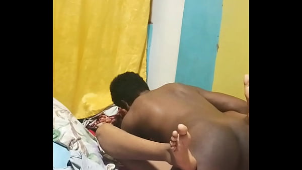 Play MP4 - La ponen en cuatro y le dan como a caj&oacute;n que no cierra luego se viene