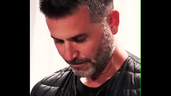 Nonton Elo Picante Cancion thumbnail