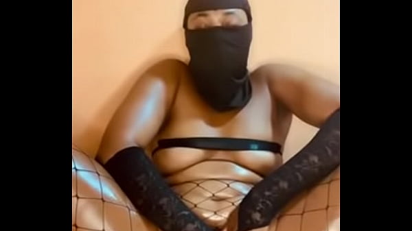 Slick chick_plays with her self withdildo