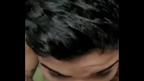 Engolindo a pica com vontade 