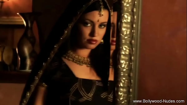 Brunette Babe Is Super Exotic