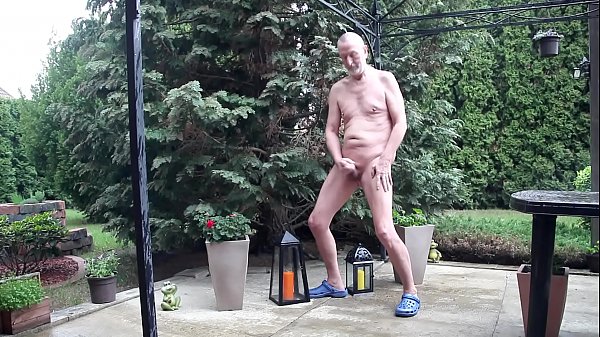 Play MP4 - Nackedei wichst 261