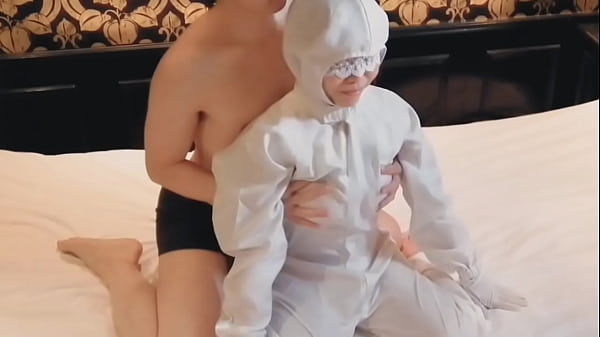 Nonton 半導体製造工場勤務の巨乳人妻検査員のおっぱいを揉んで手マンする。home Made Amateur 個人撮影 Kawasaki Jk thumbnail