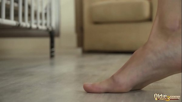 Play MP4 - Cock sharing between best friends end with cum swallowing