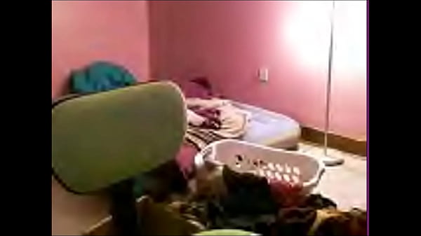 Fat Girl masturbates onWebcam