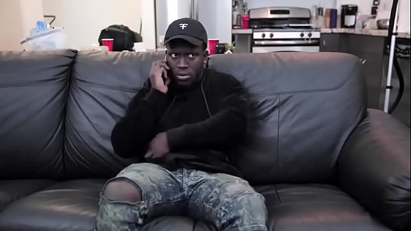 Twerk white girl and black girl 