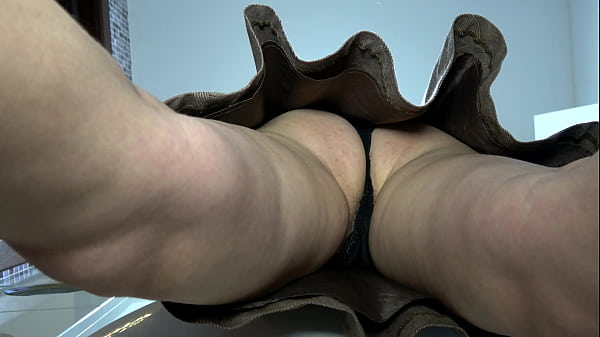 Stepsister's Sexy Panties (upskirt) thumbnail