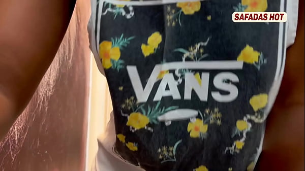 Play MP4 - Me come gostoso&comma; entregador&excl;