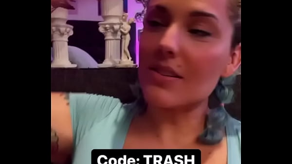 Huge tits are way too big for the screen 