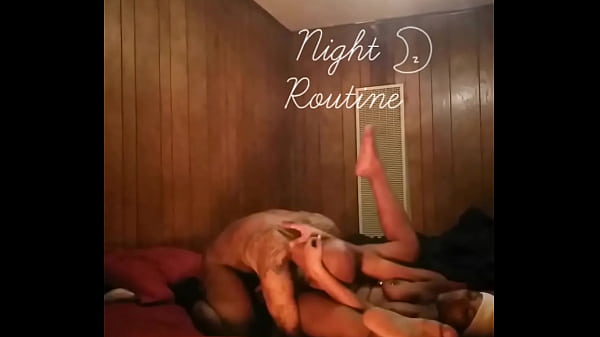 Play MP4 - Full video on xvideos Red&sol;Eating her pussy like groceries