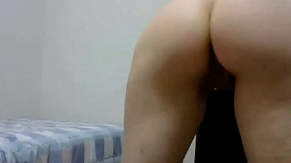 Marido goza no cu da esposa na cam 