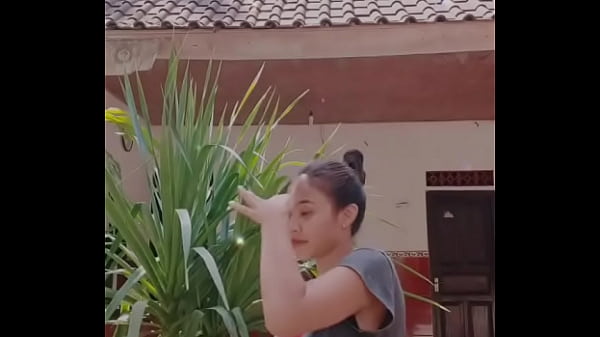 Nonton Goyangan Kopi Susu B. Sampe Tumpah Tumpah thumbnail