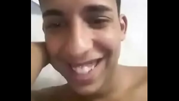 Mostrando a linguinha 