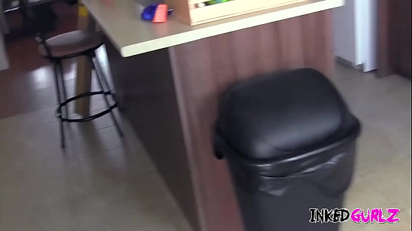 Nonton Inked G Z - A Cute Tattooed Teen Is Fucked On The Patio thumbnail