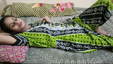 Nonton Indian Husband And Wife's Intense Late-night Bedroom Fuck thumbnail