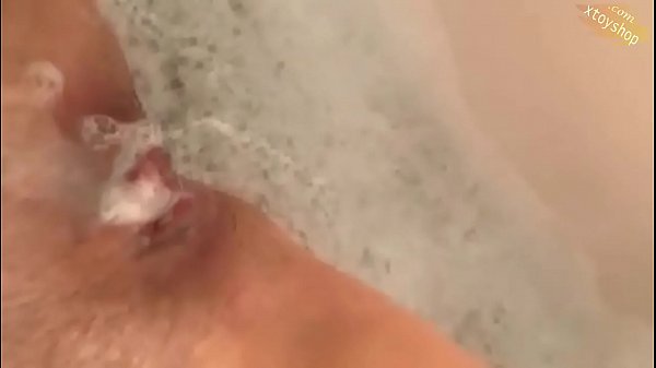 Hot_Slut Fists Herself And Fucks A Bottle