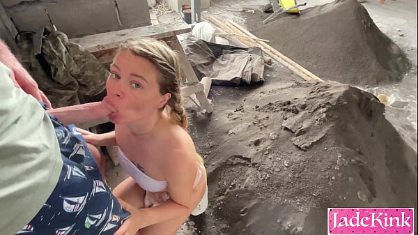 Round ass slut fucked in under construction site 
