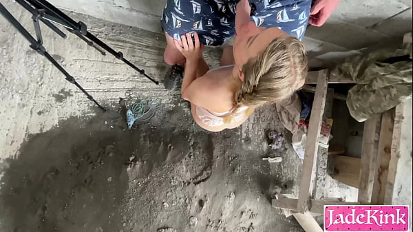 Round ass slut fucked in under construction site