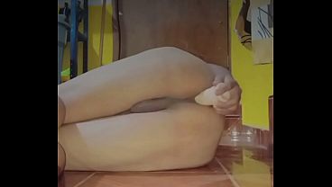 Ricos sentones en mi consolador 