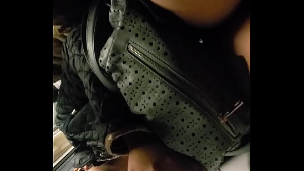 Despistada en el metro 