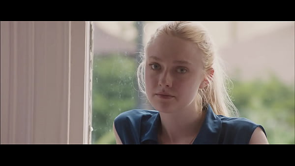 Gorgeous_blonde teen Dakota Fanning nudesscene