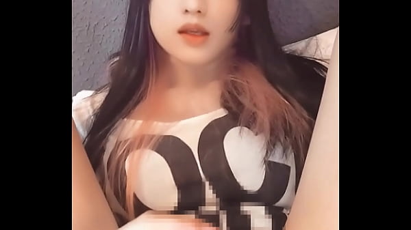 エッチな動画を配信するよ。とってもとってもエッチな黒髪ロングで巨乳な男の娘が無言 