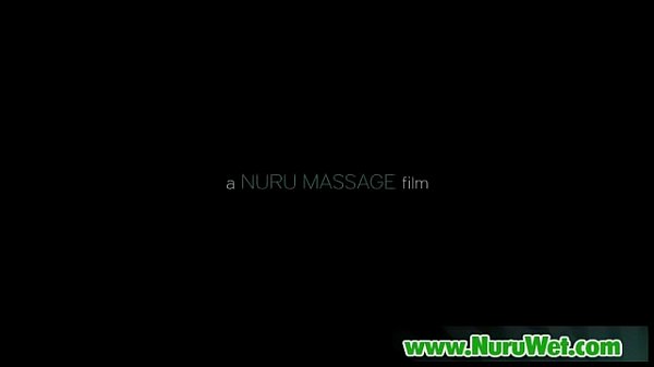 Nonton Busty Japanesse Masseuse Please Her Client With Nuru Gel 14 thumbnail