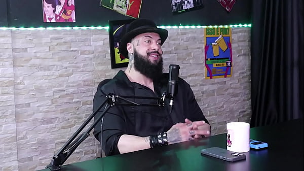 A mulher sempre receberá mais hatese as experiências de um atendimento Gabe Spec_SHEER RED