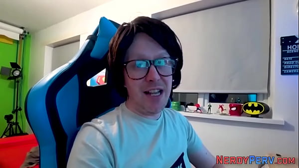 Amateur rides and_sucks nerds cock