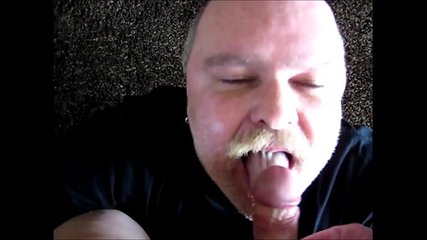 Play MP4 - swallowing cum