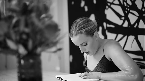 Amber Moores Erotic Book Made Charlie Forde Masturbate HerCunt