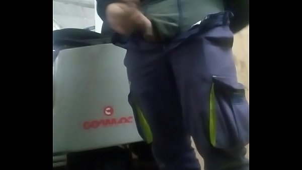 Play MP4 - En el trabajo sin nada qu&eacute; hacer