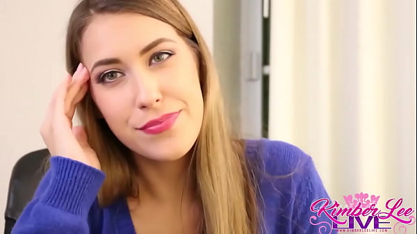 Kimber lee looks pretty sexy by doing literally anything 