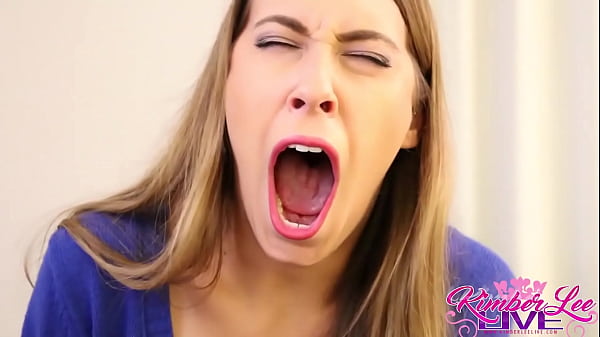 Kimber Lee Looks Pretty Sexy_By Doing Literally Anything