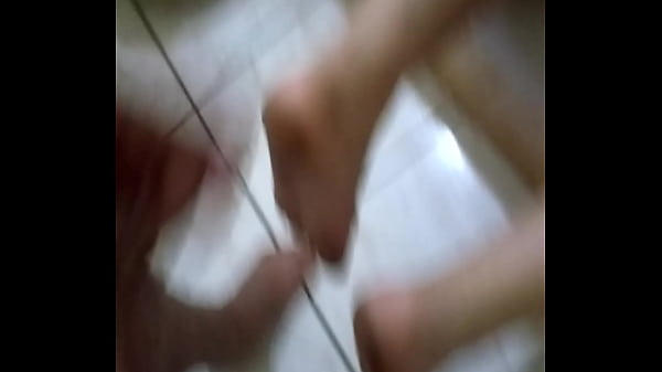 gordinho foded a safada enfia os dedos e bate umapraela