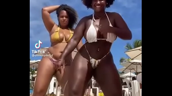 Biqu&iacute;ni min&uacute;sculo 