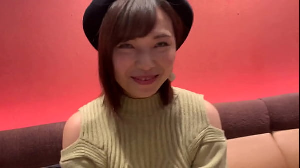 ①旦那が淡泊②1年間キスしてない③2、3年セックスなし！性欲ガン溜まりすぎて突然車内でクリ剥きオナニー！スク水着用30歳若妻&hellip;まだまだイケるj○スタイル！ thumbnail