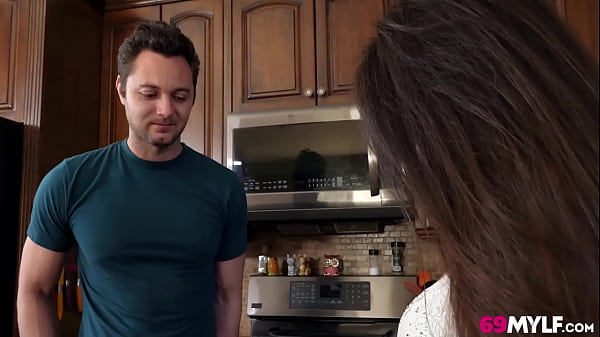 Play MP4 - Cali Lee Cleaning Leads To Delicious Mess