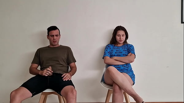 Play MP4 - me ense&ntilde;an la polla en el comedor y me arrodillo a sacarle la leche