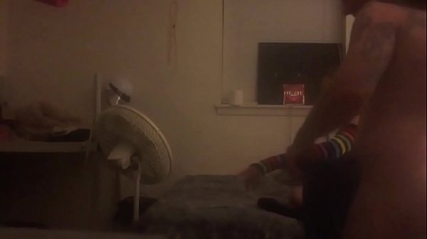 pRe_enting heR pRe ent to meheR pReence tome