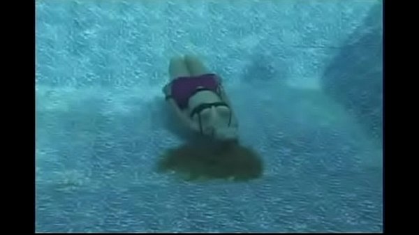 Play MP4 - Mermaid Maggie Underwater