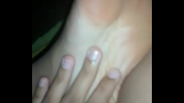 Mostrando meus pezinhos, mais videos chama no whatssap. 100 fotos e videos por 30reais