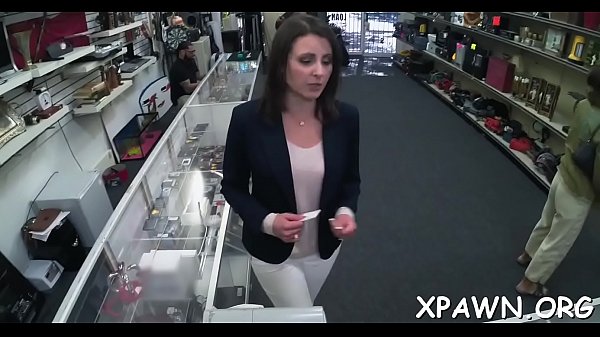 Bimbo is having sex in shop 